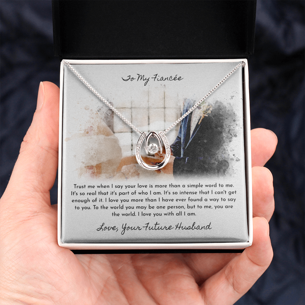 To My Fiancée Lucky in Love Necklace Set Message Card